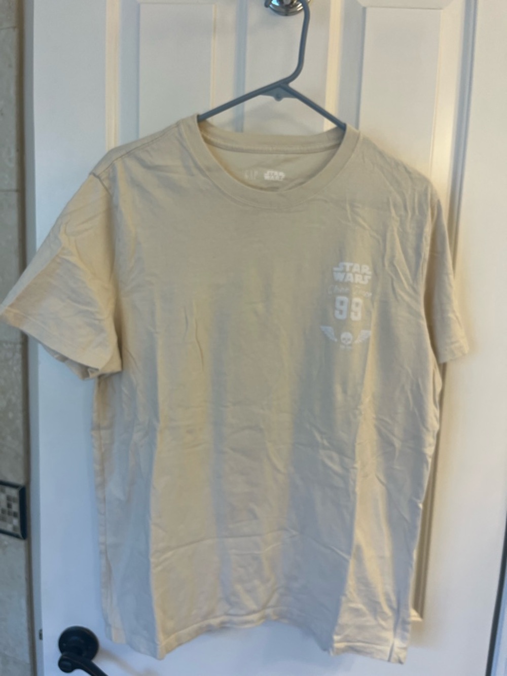 GAP Star Wars Bad Batch Short Sleeve Tee in Light Beige size large